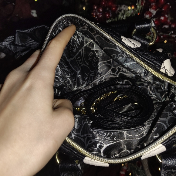 Betsey Johnson Black and White Mini Bag with Bow - Picture 3 of 5